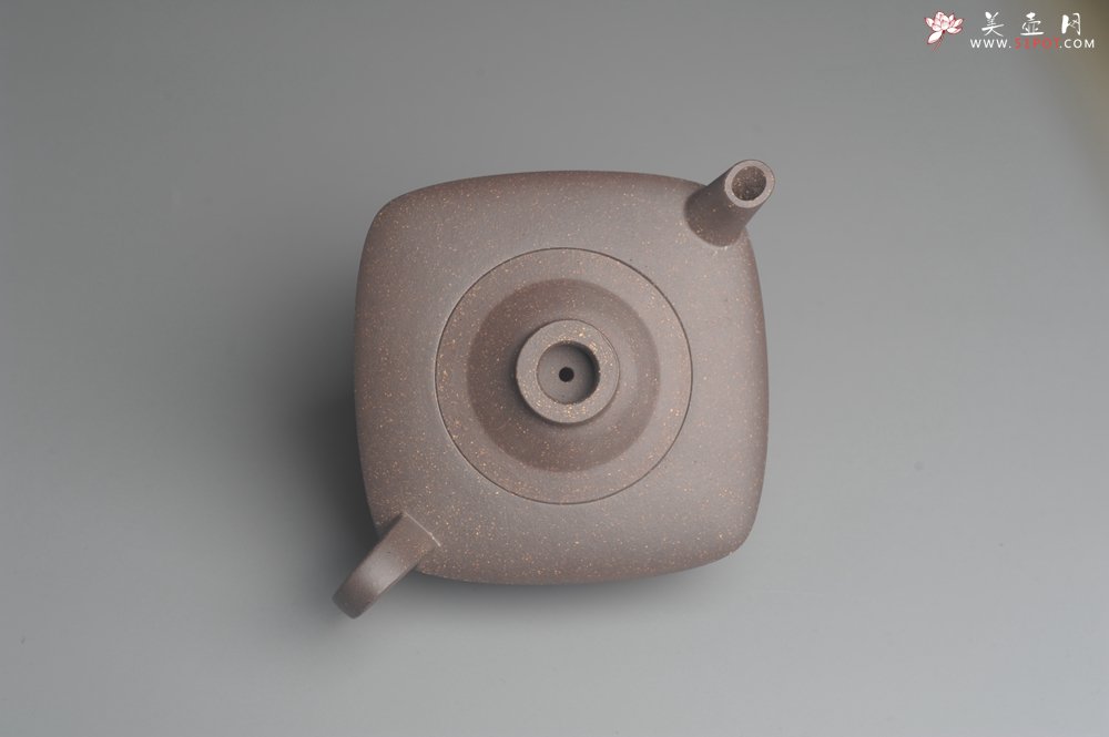 紫砂壶图片：美壶特惠 精致青灰段泥四方无名壶 茶人醉爱 - 美壶网