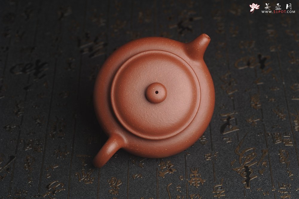 紫砂壶图片：美壶特惠  精致特好降坡泥扁仿古 茶人醉爱 - 美壶网