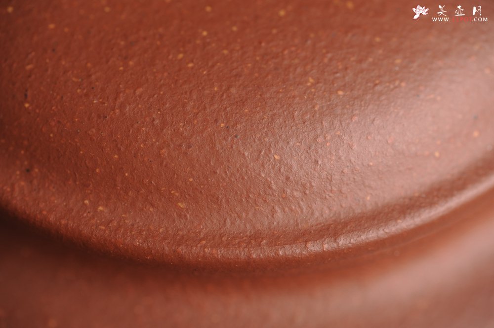 紫砂壶图片：美壶特惠  精致特好降坡泥扁仿古 茶人醉爱 - 美壶网