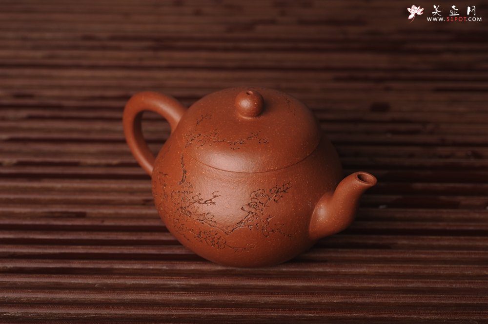 紫砂壶图片：潜力股周小培原创全手工缘德壶 通转梅花 特文气 - 美壶网