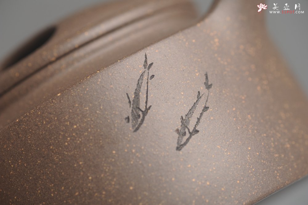 紫砂壶图片：美壶特惠 精工青段牛盖井栏壶 茶人醉爱 - 美壶网