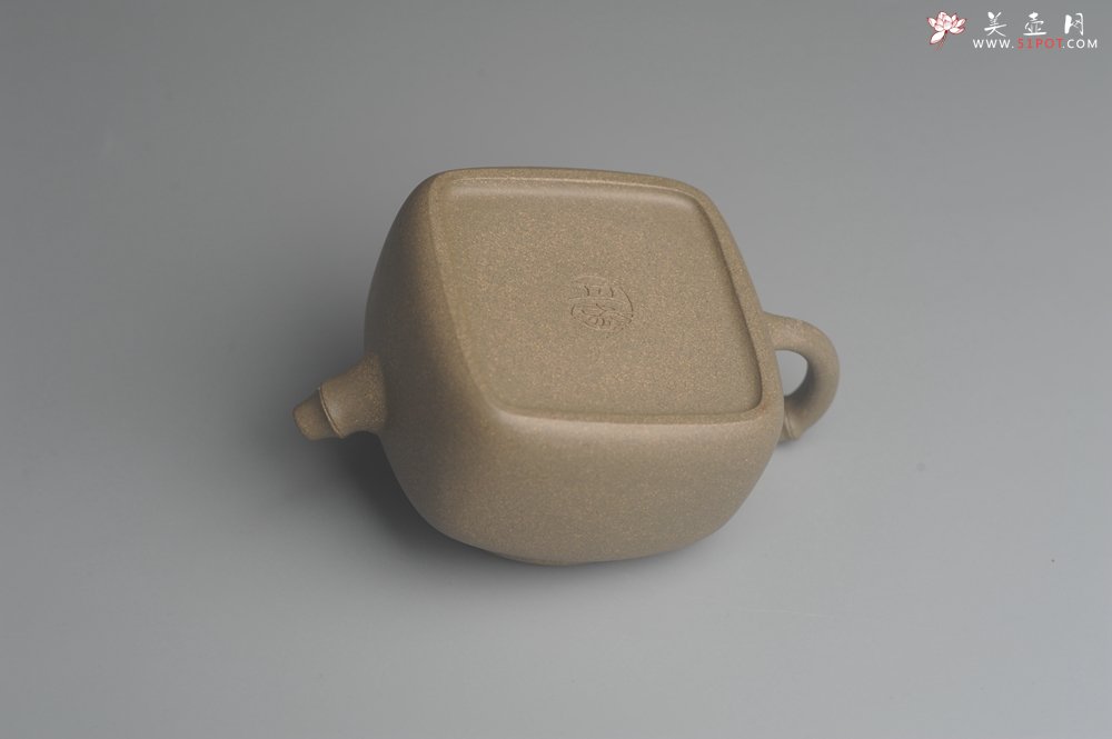 紫砂壶图片：美壶特惠 精工青段四方竹壶 茶人醉爱 - 美壶网