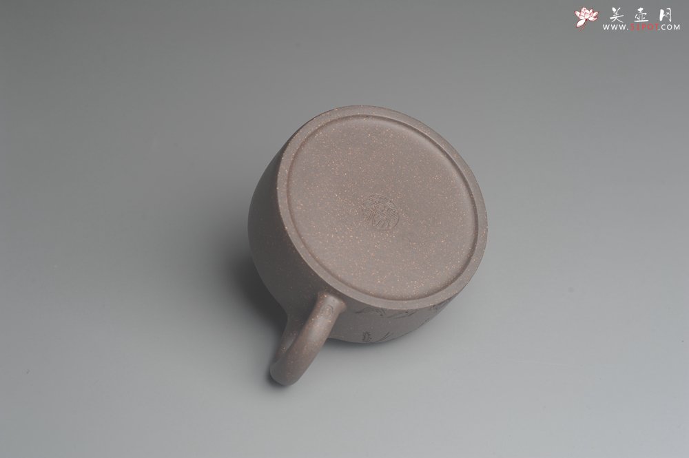 紫砂壶图片：美壶特惠 优质青灰段泥精致牧牛壶 茶人醉爱 - 美壶网