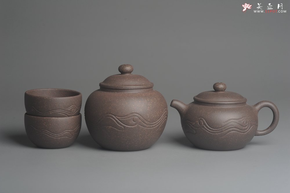 紫砂壶图片：美壶特惠 优质青灰段泥精致行云流水套组 一壶（180cc）二杯一醒茶罐（280cc） - 美壶网