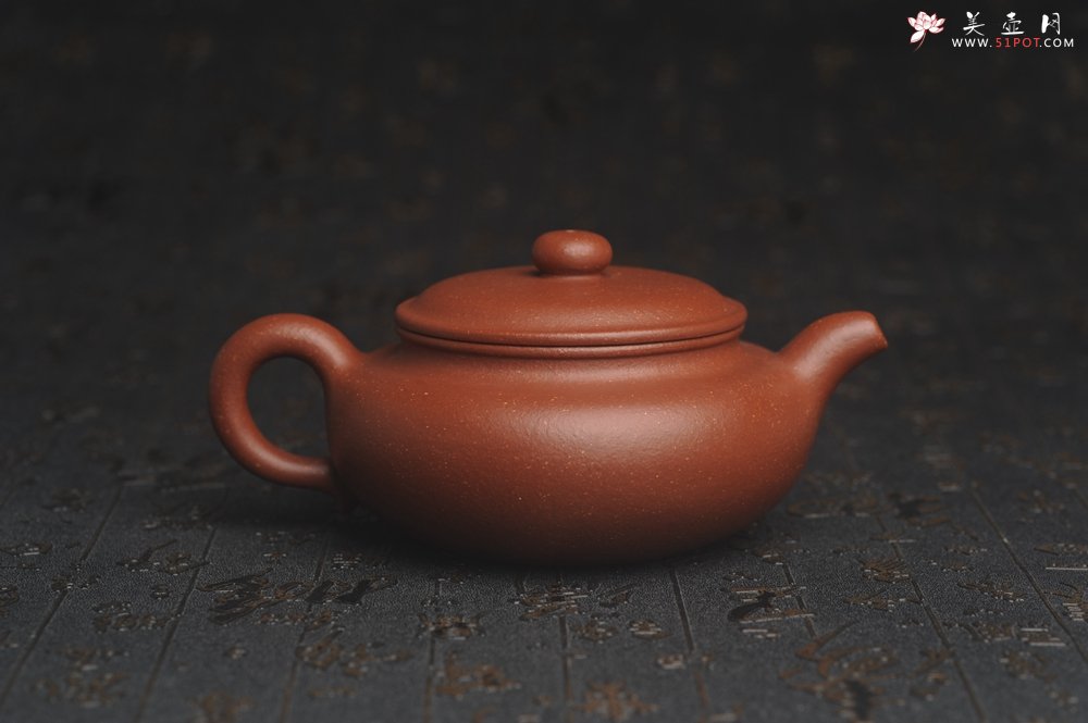 紫砂壶图片：美壶特惠  精致特好降坡泥扁仿古 茶人醉爱 - 美壶网