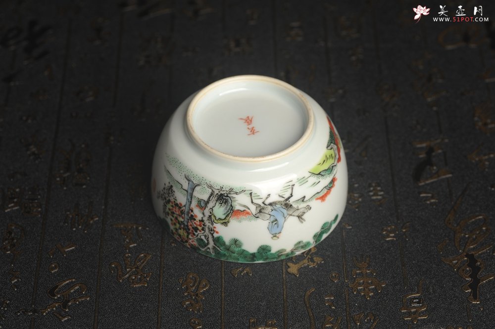 紫砂壶图片：玄辰器 精品古彩踏歌行主人杯压手杯 景德镇茶杯 茶人醉爱 - 美壶网