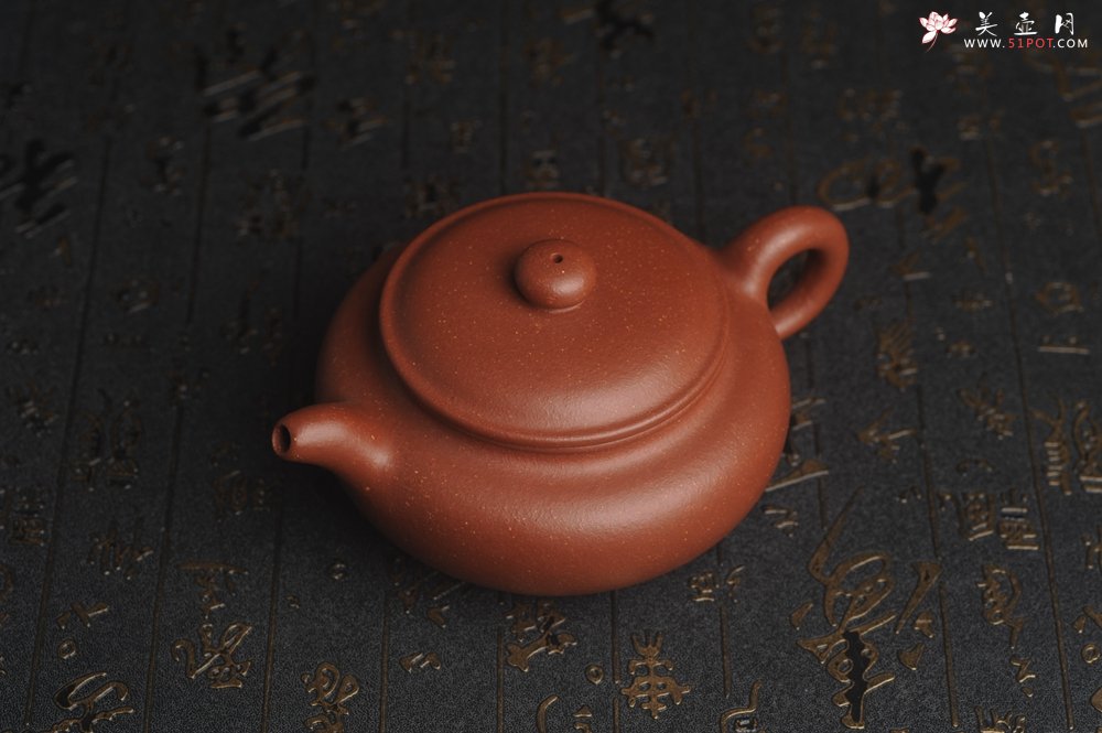 紫砂壶图片：美壶特惠  精致特好降坡泥扁仿古 茶人醉爱 - 美壶网