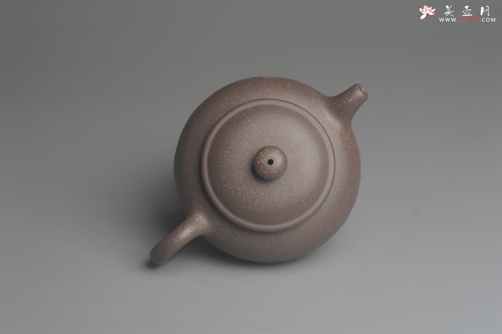 紫砂壶图片：美壶特惠 优质青灰段泥精致行云流水套组 一壶（180cc）二杯一醒茶罐（280cc） - 美壶网