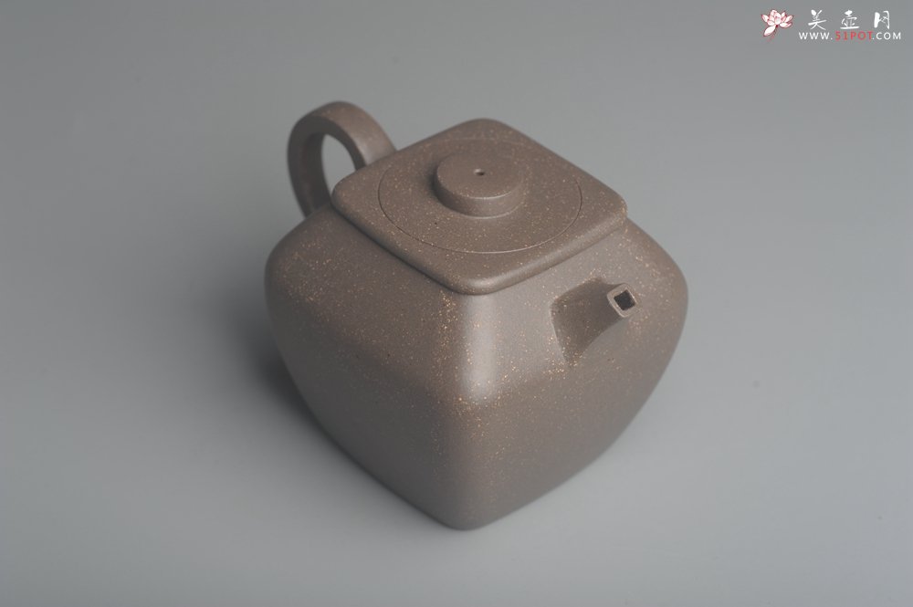 紫砂壶图片：美壶特惠 优质青灰段泥精致混方巨轮壶 茶人醉爱 - 美壶网