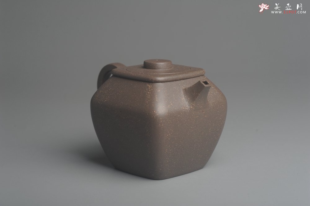 紫砂壶图片：美壶特惠 优质青灰段泥精致混方巨轮壶 茶人醉爱 - 美壶网