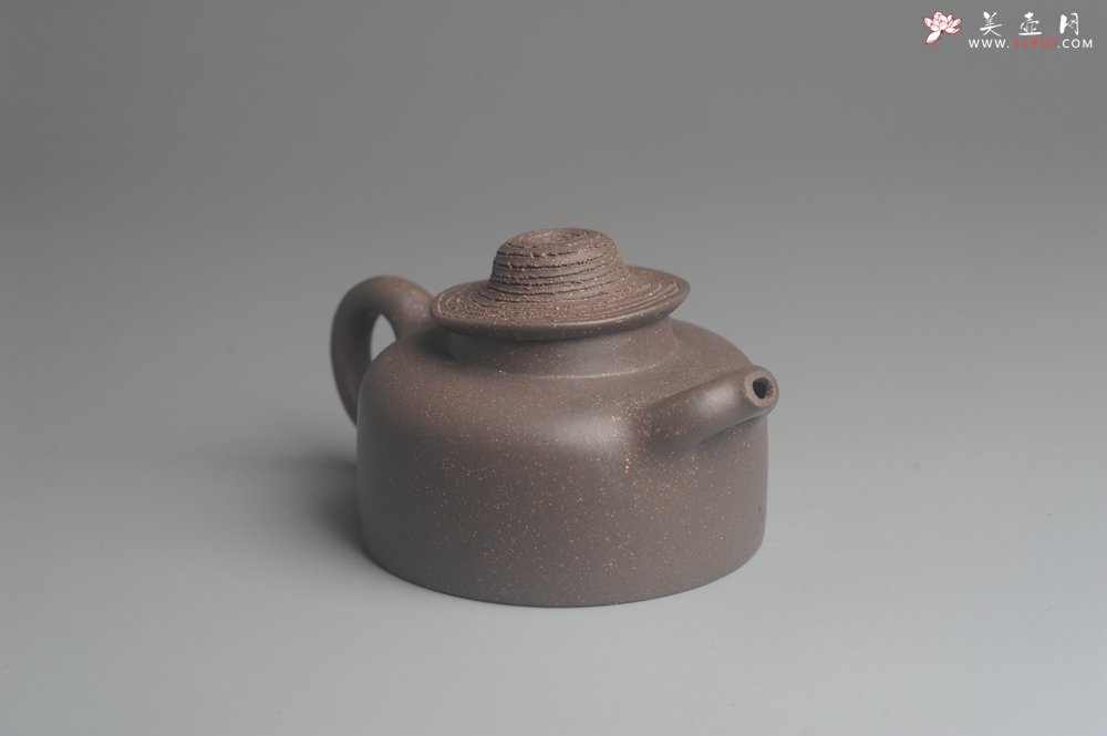 紫砂壶图片：美壶特惠 优质青灰段泥精致牧牛壶 茶人醉爱 - 美壶网