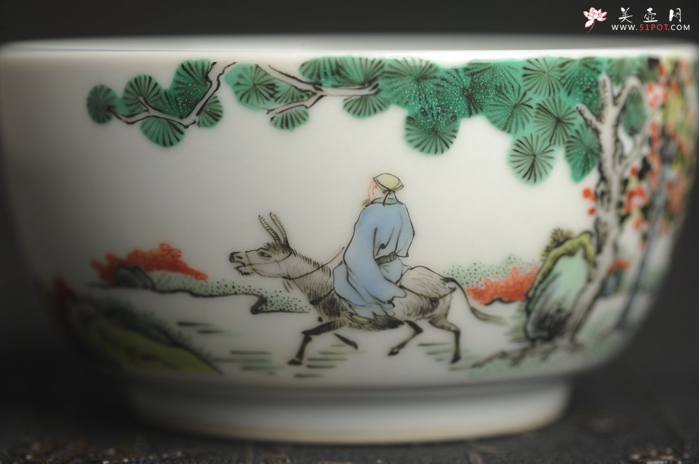 紫砂壶图片：玄辰器 精品古彩踏歌行主人杯压手杯 景德镇茶杯 茶人醉爱 - 美壶网