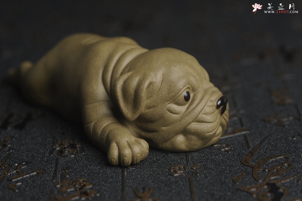 紫砂壶图片：美宠特惠 油润老青段沙皮狗茶宠 精工长13cm宽4到6.5cm高4cm - 美壶网