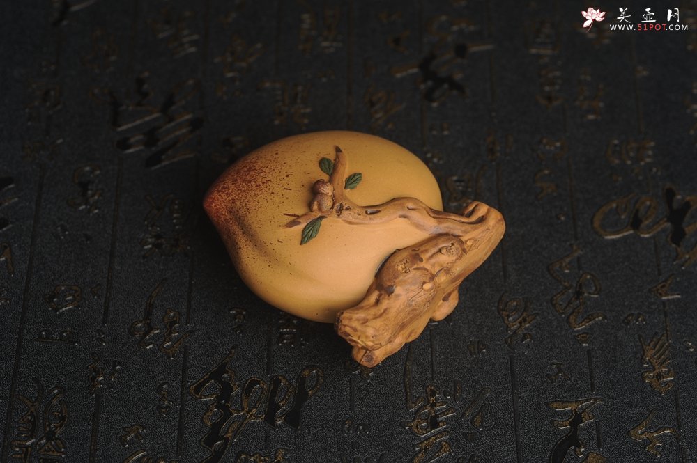 紫砂壶图片：美宠特惠 精致手工大号蟠桃 仙桃茶宠  宽7.5cm 高8.5cm左右 - 美壶网