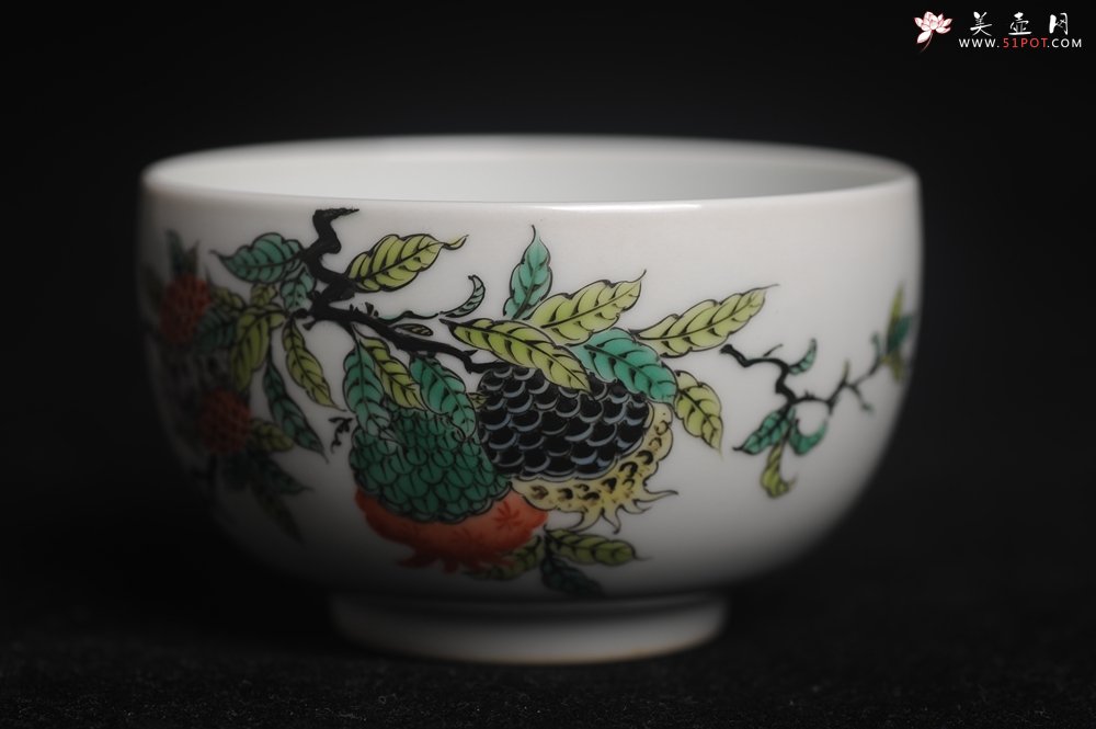 紫砂壶图片：玄辰器 精品古彩 石榴多子多福 笑口常开 主人杯压手杯 景德镇茶杯 茶人醉爱 - 美壶网