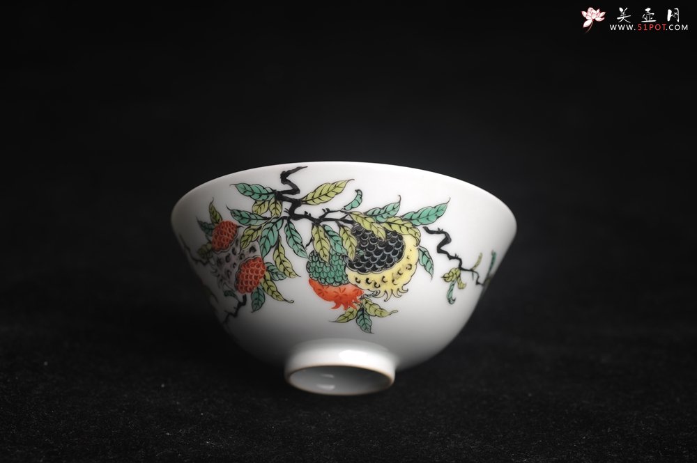 紫砂壶图片：玄辰器 精品古彩 石榴多子多福 笑口常开 主人杯压手杯二式 景德镇茶杯 茶人醉爱 - 美壶网