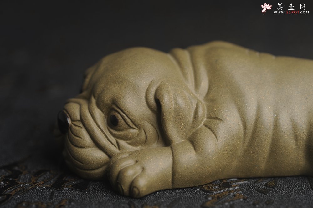 紫砂壶图片：美宠特惠 油润老青段沙皮狗茶宠 精工长13cm宽4到6.5cm高4cm - 美壶网