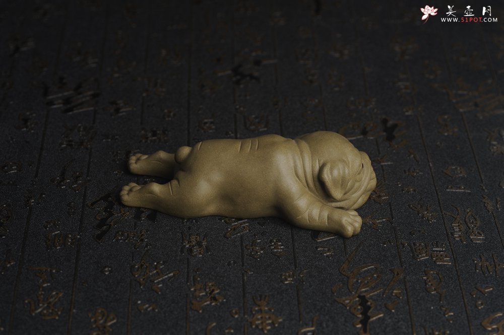 紫砂壶图片：美宠特惠 油润老青段沙皮狗茶宠 精工长13cm宽4到6.5cm高4cm - 美壶网