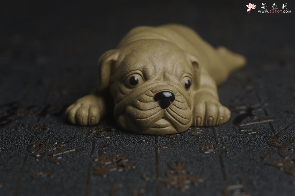 紫砂壶图片：美宠特惠 油润老青段沙皮狗茶宠 精工长13cm宽4到6.5cm高4cm - 美壶网