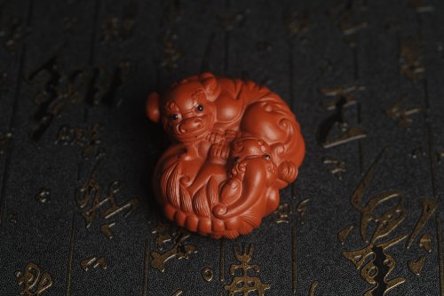 美壶定制紫砂壶 美宠特惠 精致大红袍朱泥镇宅对狮子紫砂茶宠摆件 长6.5cm宽5.5cm高3.5cm 大红袍