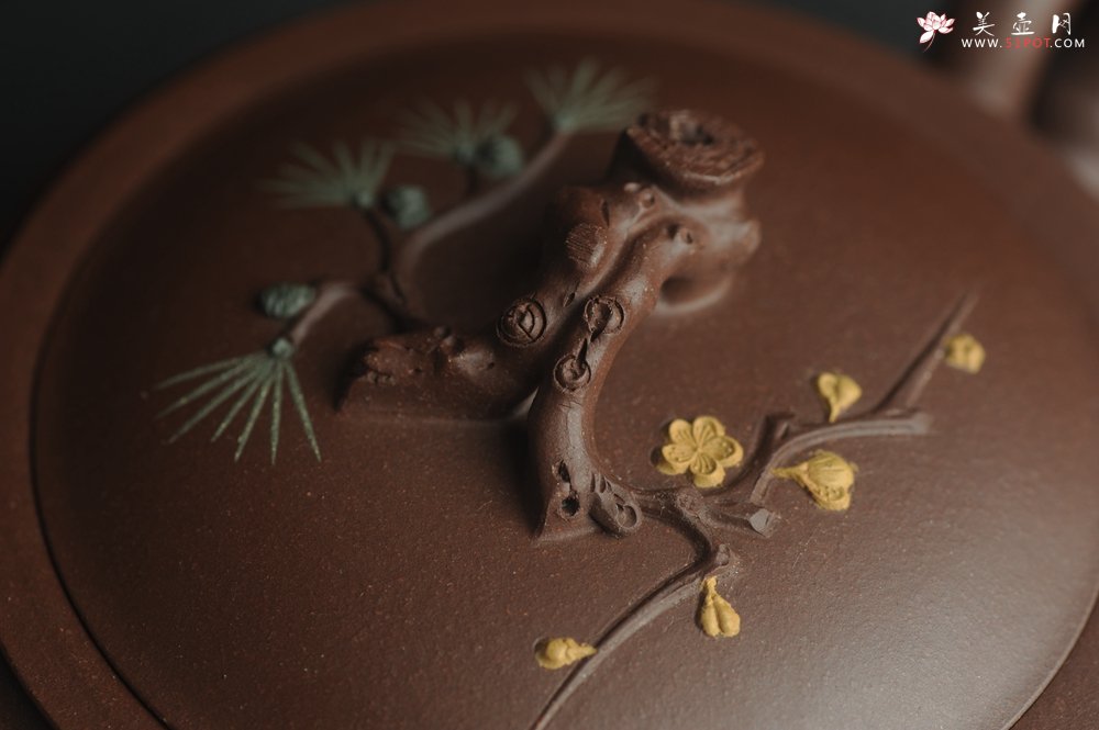 紫砂壶图片：美壶年底特惠 精品松竹梅紫砂壶 厚德载物 - 美壶网