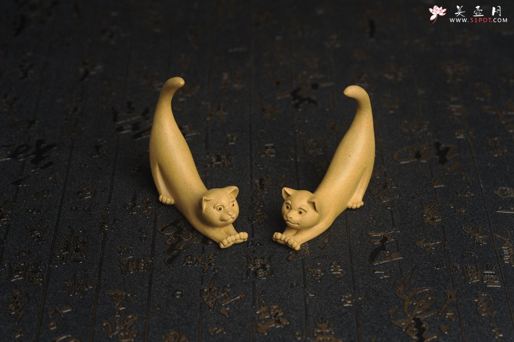 紫砂壶图片：美宠特惠 精品特好黄段龙猫茶宠摆件 笔架 长8cm宽2cm高7.5cm - 美壶网