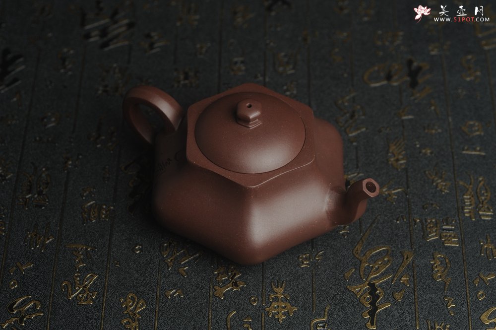 紫砂壶图片：美壶特惠 精致老紫泥六方福缘壶 茶人醉爱 - 美壶网