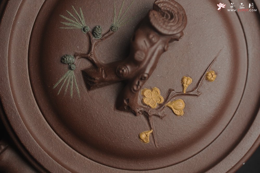 紫砂壶图片：美壶特惠 精工岁寒三友松竹梅竹段壶 嵌盖难度大 文气雅致 - 美壶网