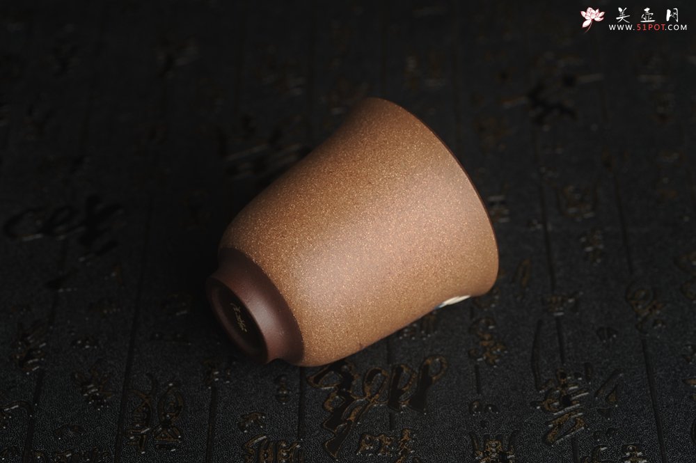 紫砂壶图片：美杯特惠 精致玉兰花文气主人杯 茶人醉爱 - 美壶网