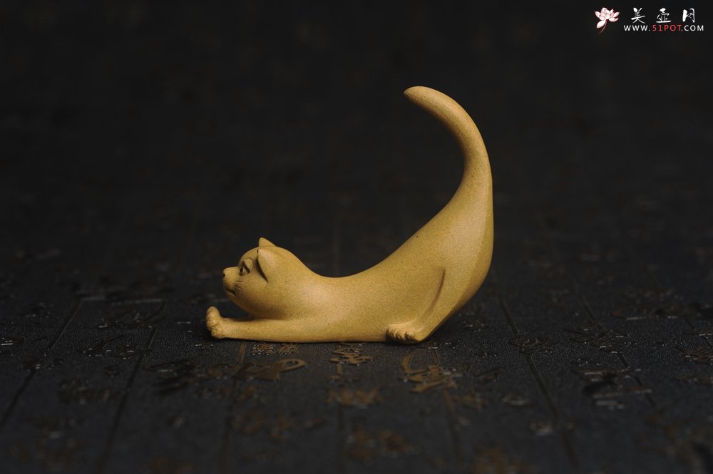 紫砂壶图片：美宠特惠 精品特好黄段龙猫茶宠摆件 笔架 长8cm宽2cm高7.5cm - 美壶网