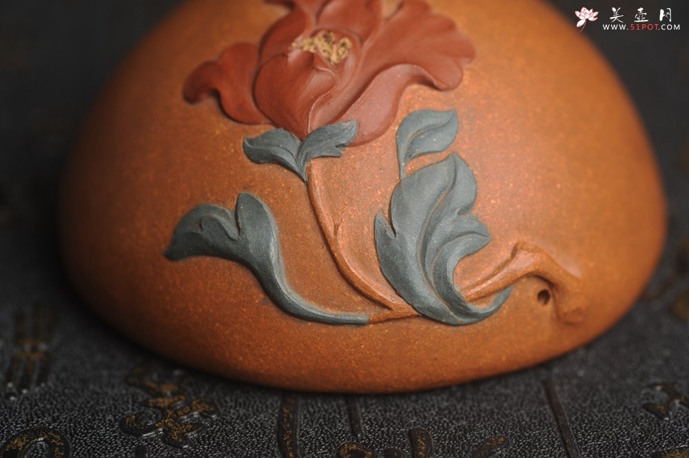 紫砂壶图片：美宠特惠 精致全手工 牡丹贴花特灵动 盖托 茶宠摆件直径8.5cm高5cm - 美壶网