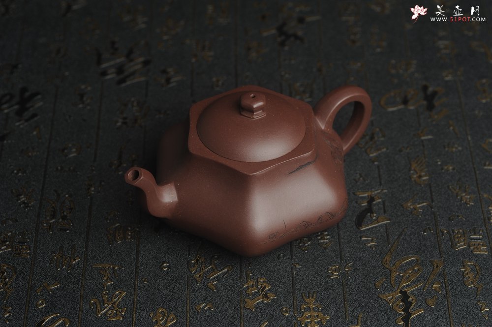 紫砂壶图片：美壶特惠 精致老紫泥六方福缘壶 茶人醉爱 - 美壶网