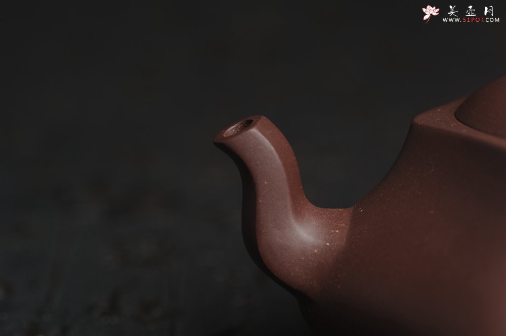 紫砂壶图片：美壶特惠 精致老紫泥六方福缘壶 茶人醉爱 - 美壶网