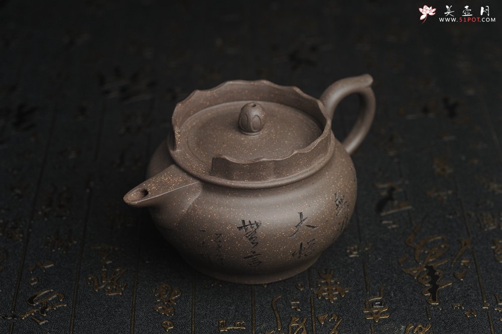 紫砂壶图片：美壶特惠 优质青灰段泥精致僧帽壶 茶人醉爱 - 美壶网