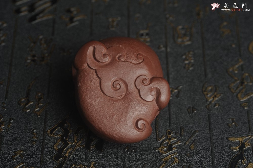 紫砂壶图片：美宠特惠 精工紫泥如意金蟾 长8cm宽6cm高4cm 茶盘尤物 - 美壶网