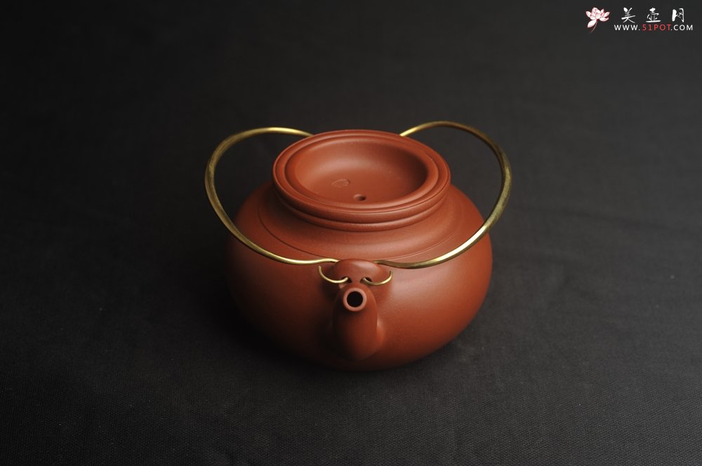紫砂壶图片：潜力股周小培全手工老清水泥蛋包提梁壶 特实用 - 美壶网
