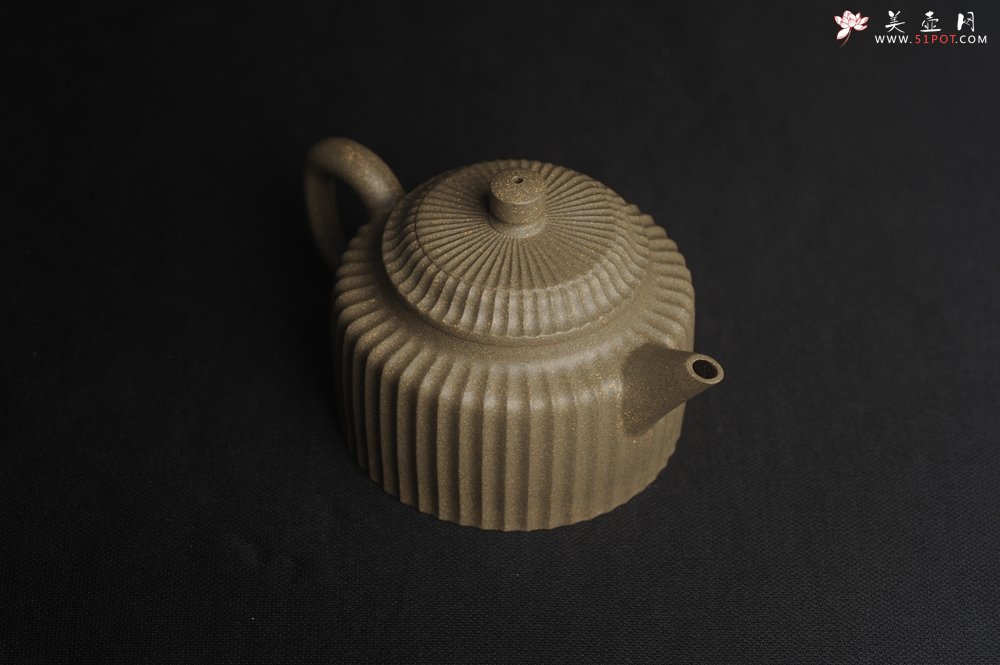 紫砂壶图片：美壶特惠 精致青段剑流德中壶 茶人醉爱 - 美壶网