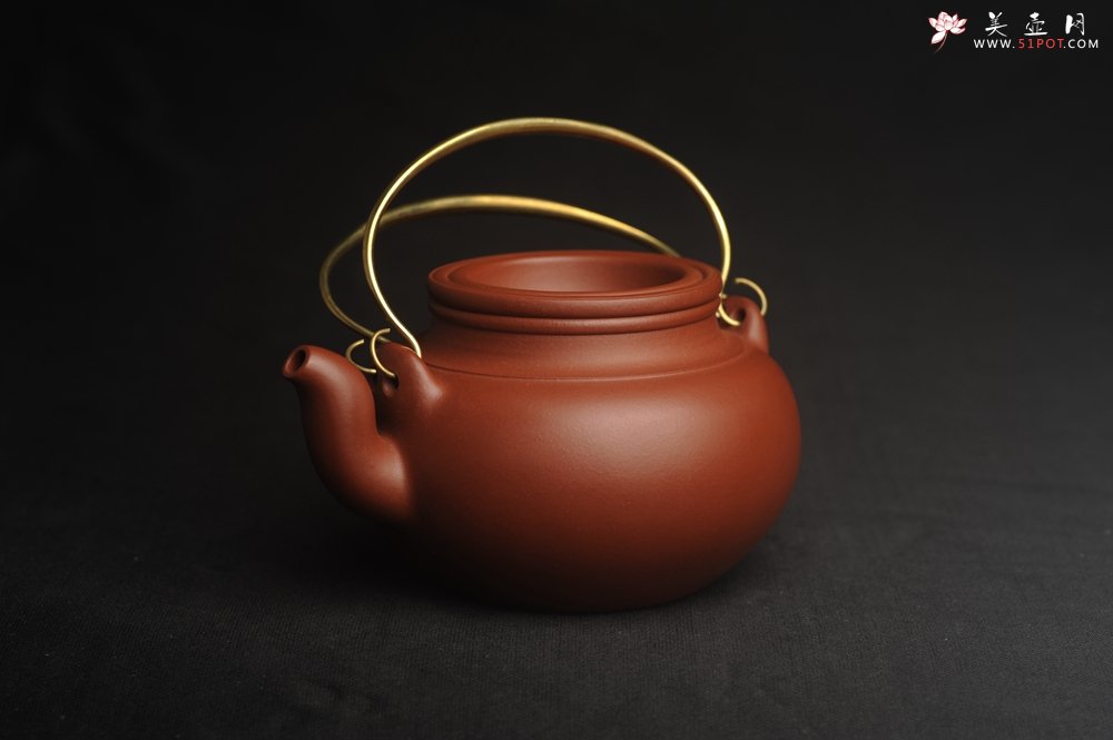 紫砂壶图片：潜力股周小培全手工老清水泥蛋包提梁壶 特实用 - 美壶网