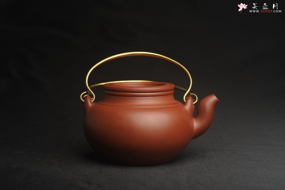 紫砂壶图片：潜力股周小培全手工老清水泥蛋包提梁壶 特实用 - 美壶网