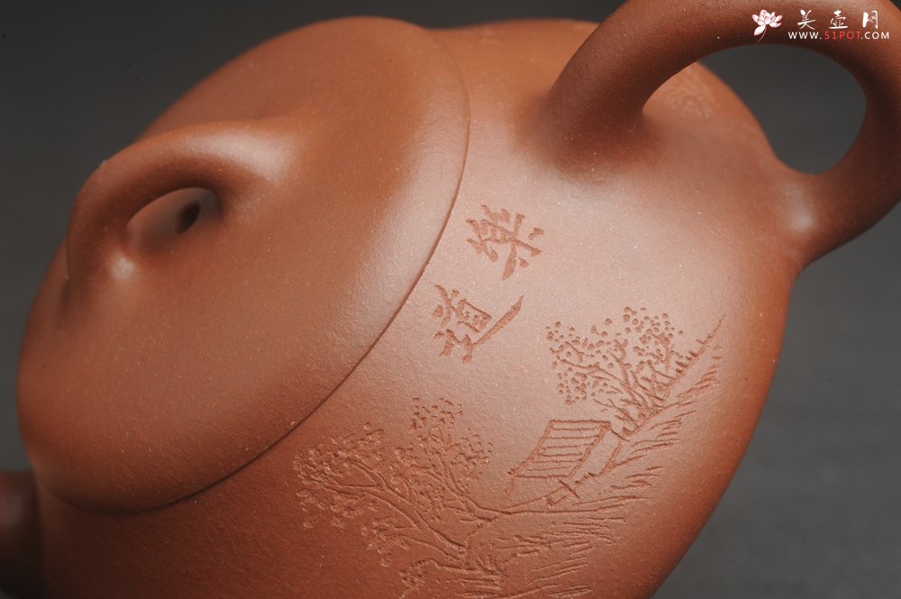 紫砂壶图片：特好底曹青全手工扁瓢  装饰山水 特文气 - 美壶网