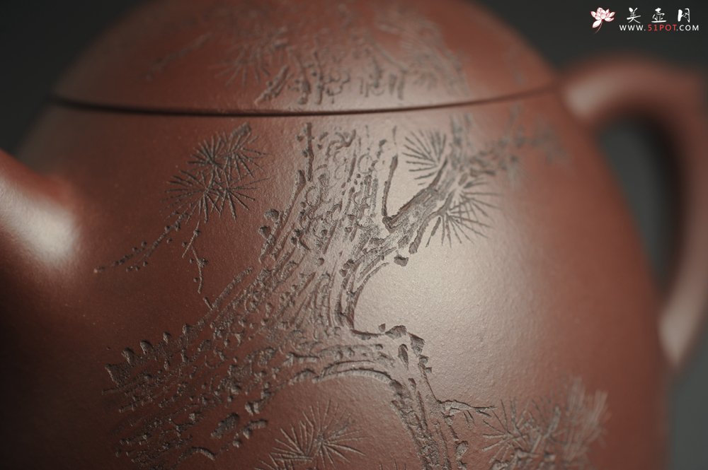紫砂壶图片：美壶特惠 超精致老紫泥秦权壶 装饰通景长青松 特文气 不输2000元做工 - 美壶网