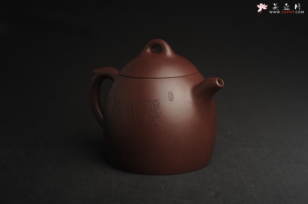 紫砂壶图片：,美壶特惠 超精致老紫泥秦权壶 装饰老子出关图 特文气 不输2000元做工 - 美壶网