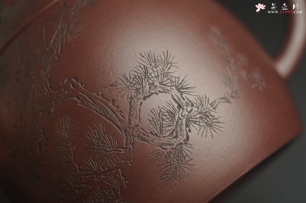 紫砂壶图片：美壶特惠 超精致老紫泥秦权壶 装饰通景长青松 特文气 不输2000元做工 - 美壶网