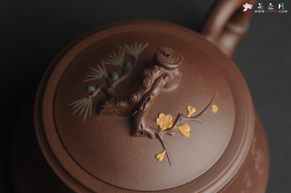 紫砂壶图片：美壶特惠 优质紫泥松竹梅紫砂茶壶 厚德载物 茶人醉爱 - 美壶网