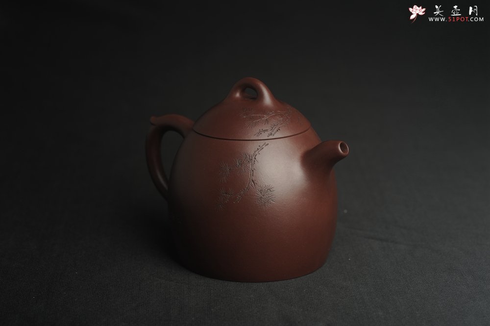 紫砂壶图片：美壶特惠 超精致老紫泥秦权壶 装饰通景长青松 特文气 不输2000元做工 - 美壶网
