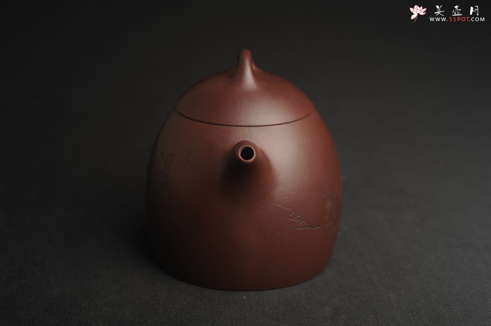 紫砂壶图片：,美壶特惠 超精致老紫泥秦权壶 装饰老子出关图 特文气 不输2000元做工 - 美壶网