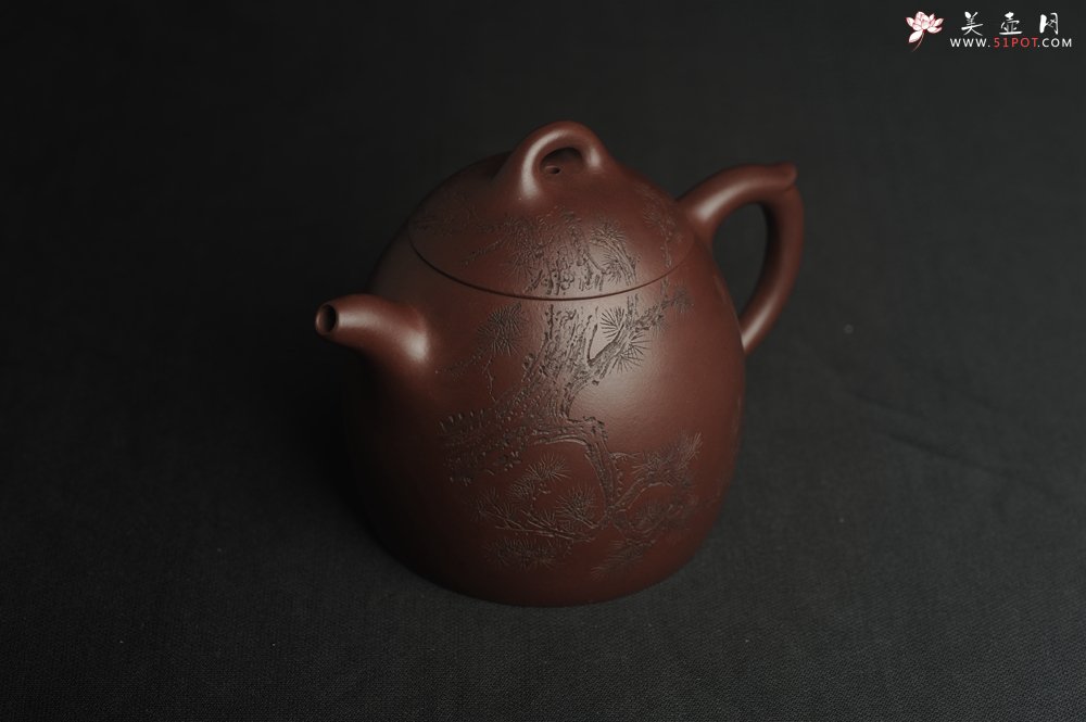 紫砂壶图片：美壶特惠 超精致老紫泥秦权壶 装饰通景长青松 特文气 不输2000元做工 - 美壶网