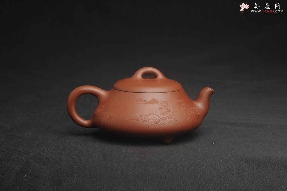 紫砂壶图片：特好底曹青全手工扁瓢  装饰山水 特文气 - 美壶网