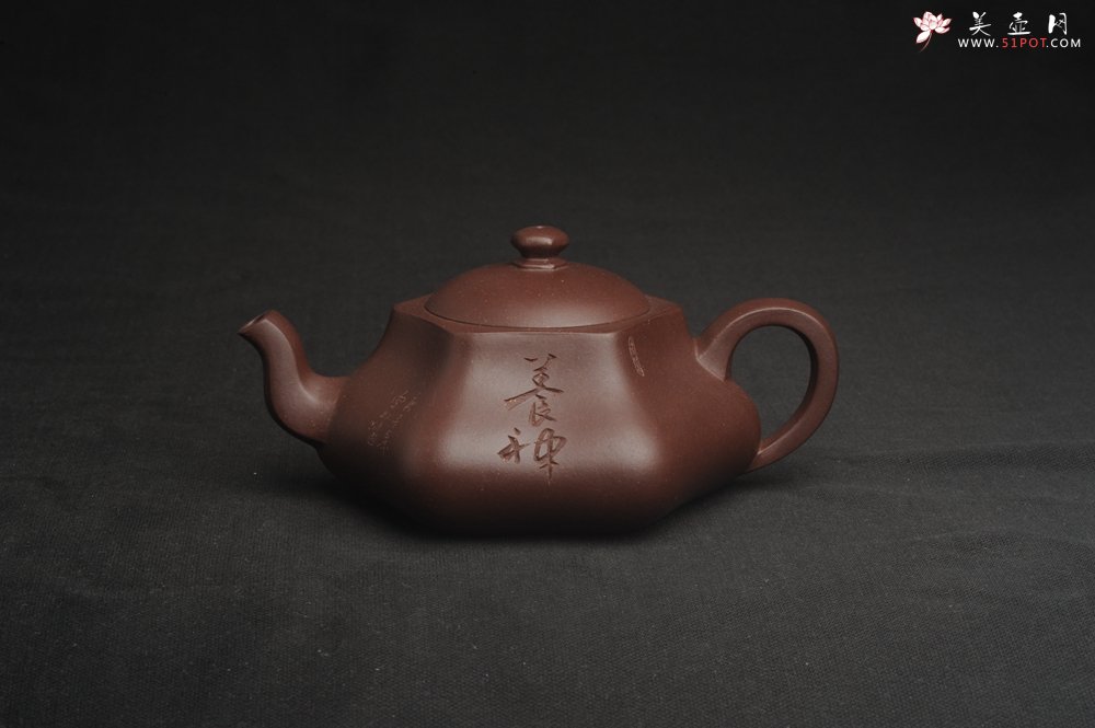 紫砂壶图片：美壶特惠 精致老紫泥六方福缘壶 茶人醉爱 - 美壶网