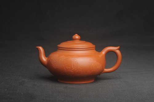 周小培紫砂壶 潜力股周小培全手演绎朱泥笑樱壶 中品难度大 方健老师装饰对弈图 原矿朱泥